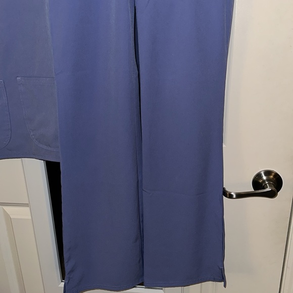 HeartSoul Scrub Set - Picture 6 of 8